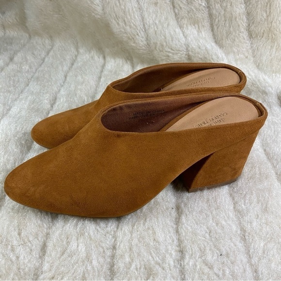 𝅺urban Outfitters Heels - Picture 1 of 8